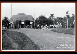 Iring - iringan pejabat di Batang Pekalongan Jawa Tengah 1930_Sumber : ANRI, KIT Jateng Yogya No....